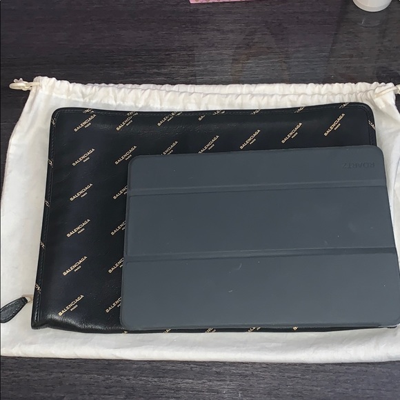 Balenciaga All Over Logo Pouch - Picture 10 of 10
